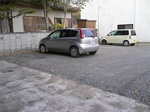 普通車の駐車にはちょうどよいです